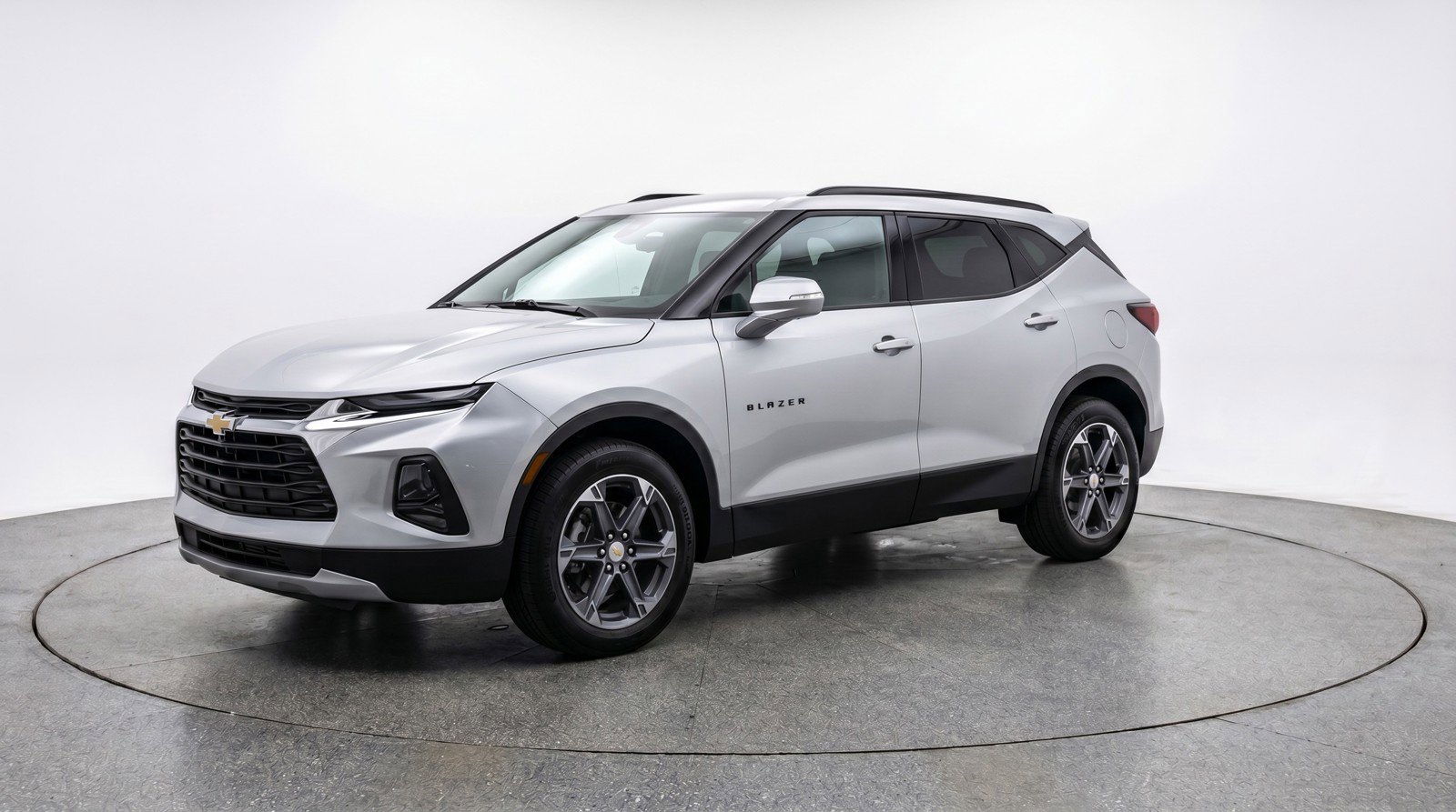 Used 2025 Chevrolet Blazer LT FWD image 3