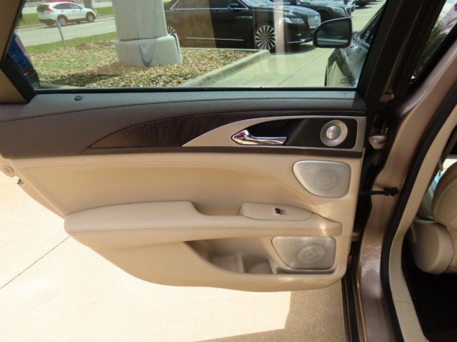 Used 2019 Lincoln MKZ Reserve w/ Luxury Package image 16