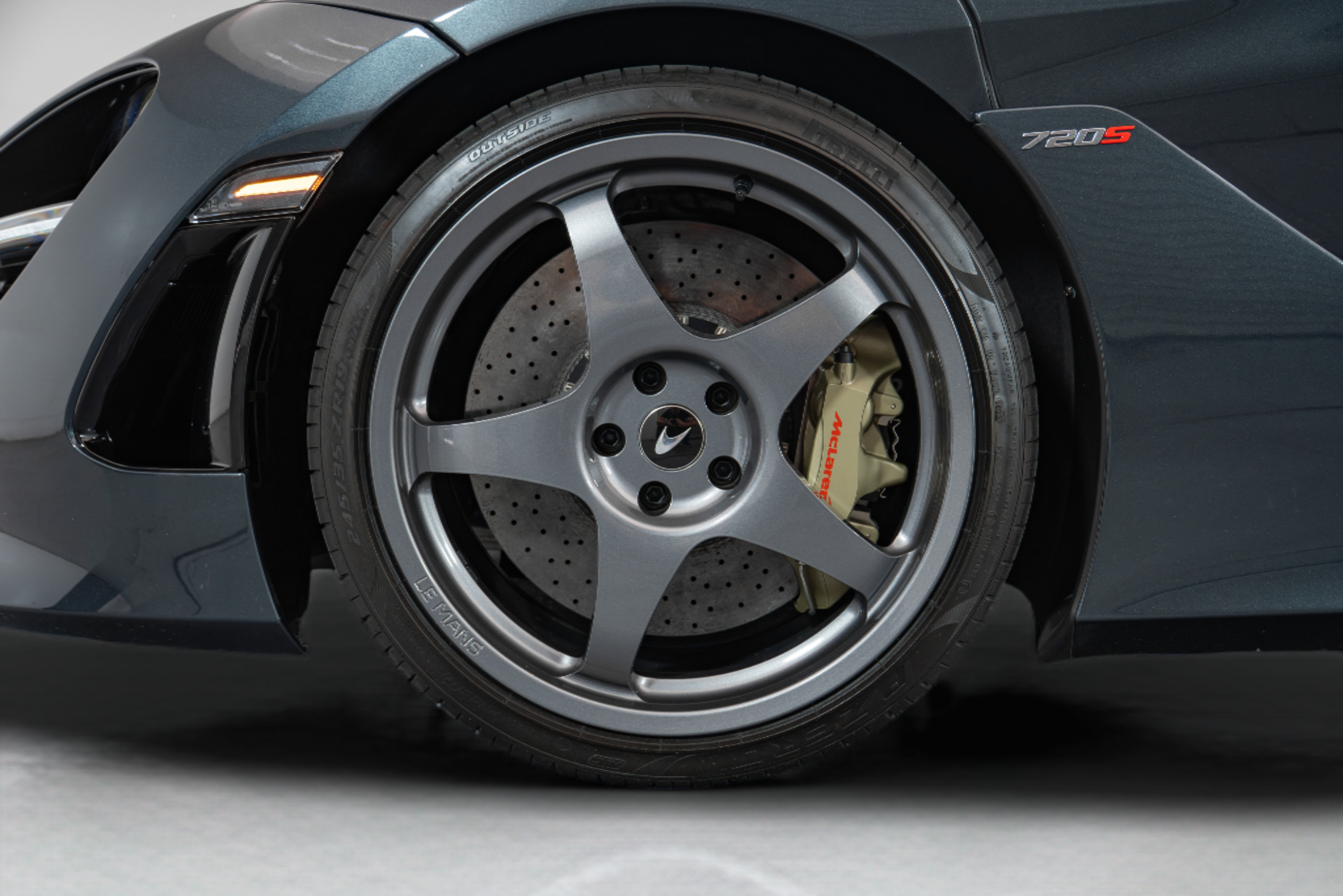 Used 2021 McLaren 720S RWD image 24