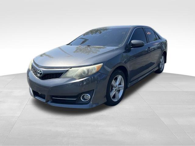 Used 2014 Toyota Camry SE w/ Fleet Convenience Package FWD image 3