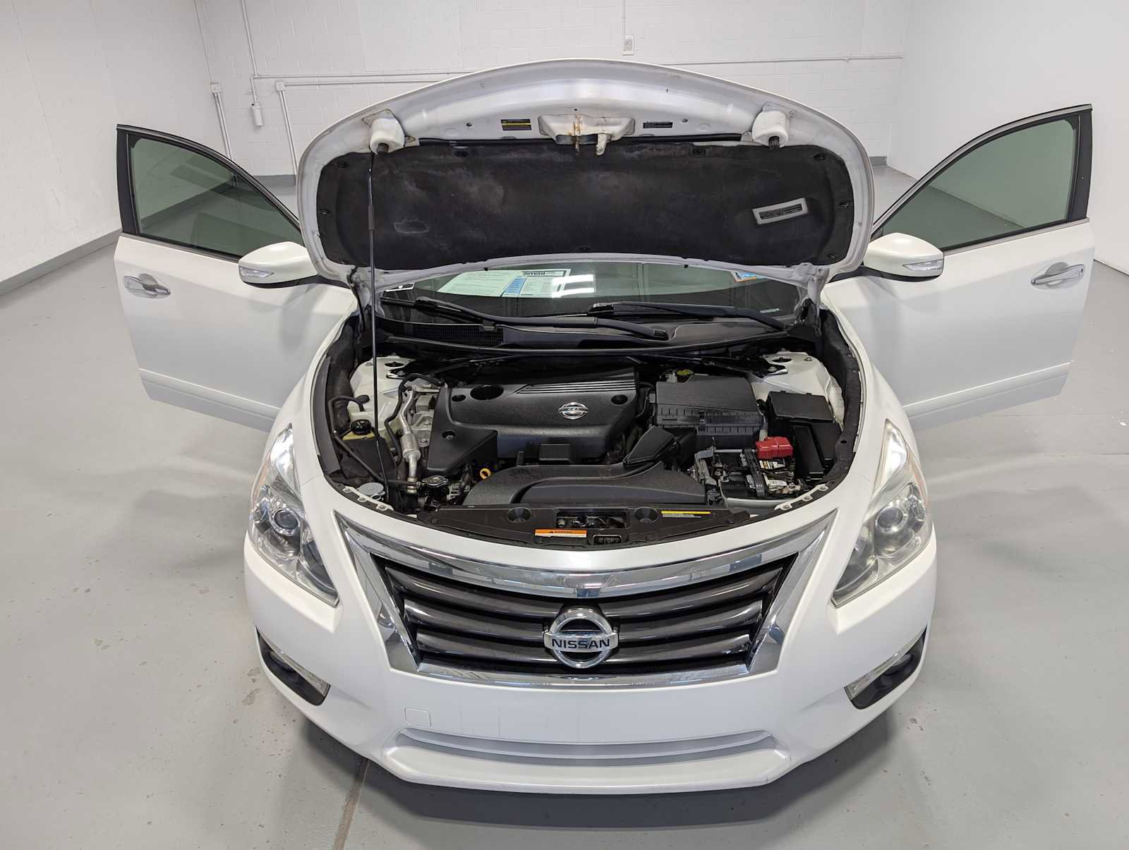 Used 2015 Nissan Altima 2.5 SV w/ Convenience Package FWD image 13