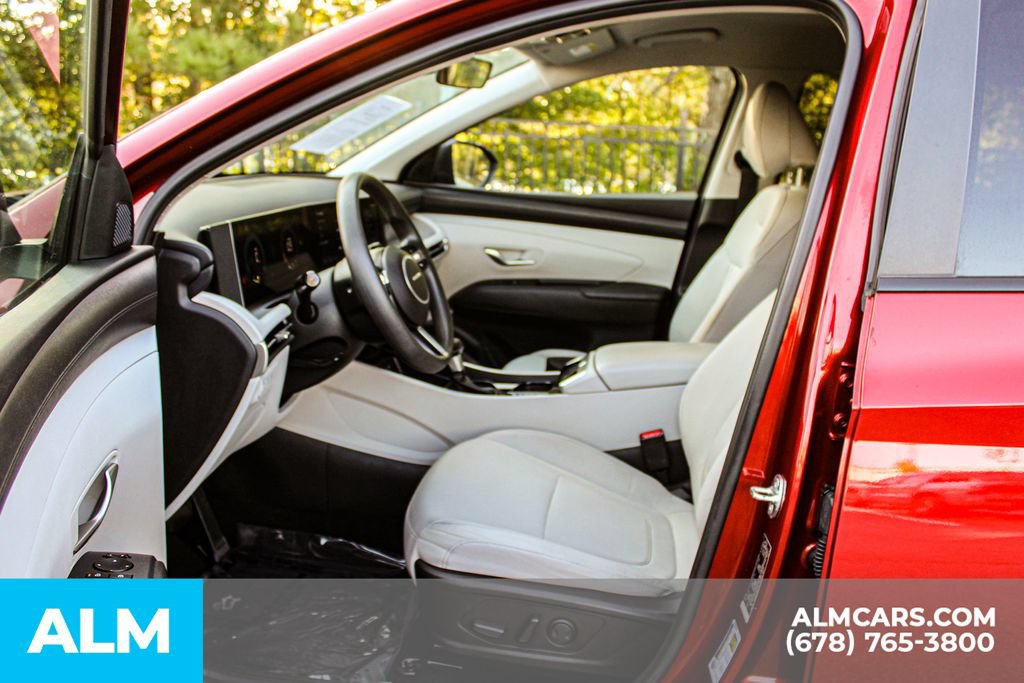 Used 2025 Hyundai Tucson SEL FWD image 16