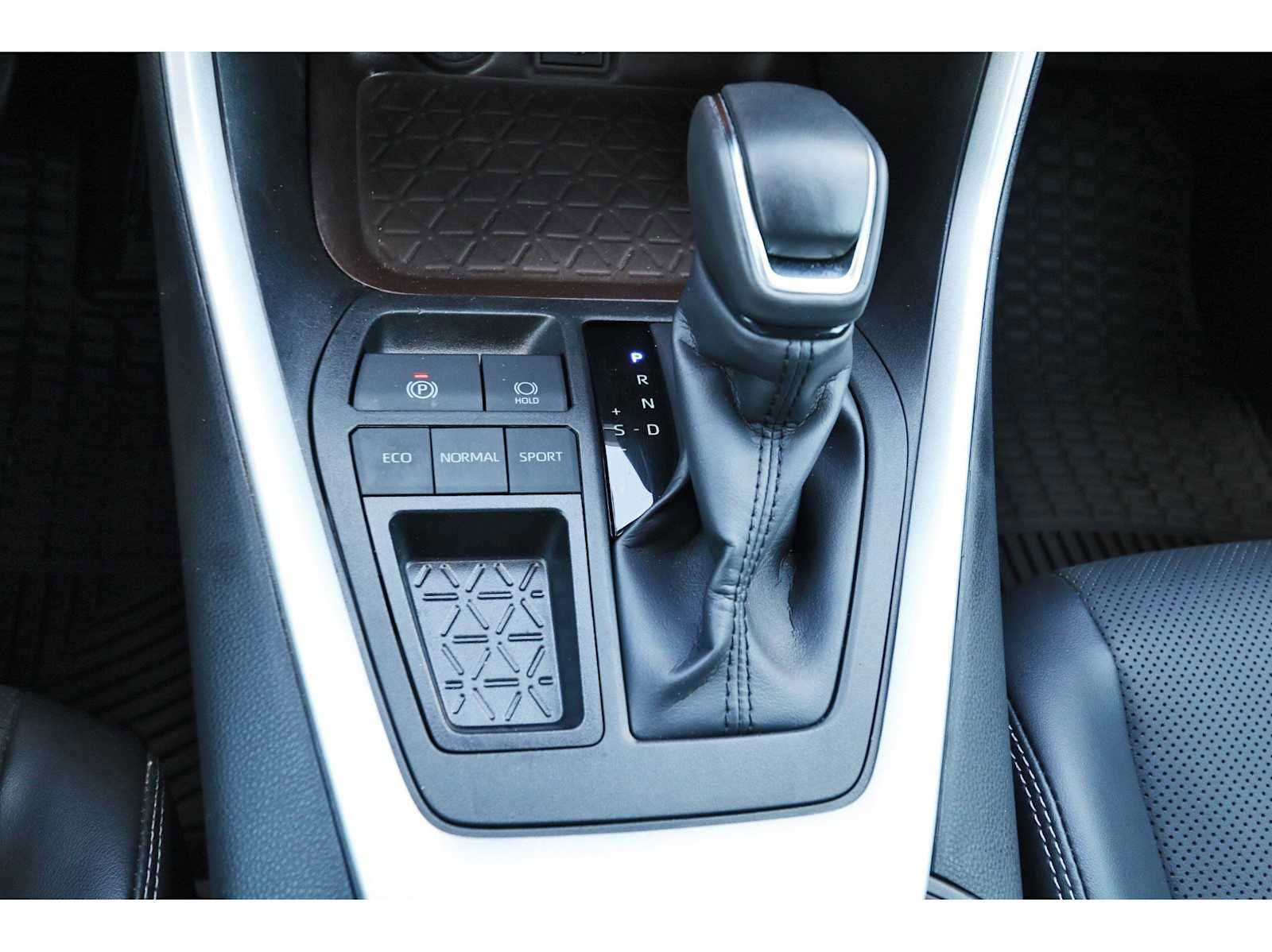 Used 2024 Toyota RAV4 Limited image 25