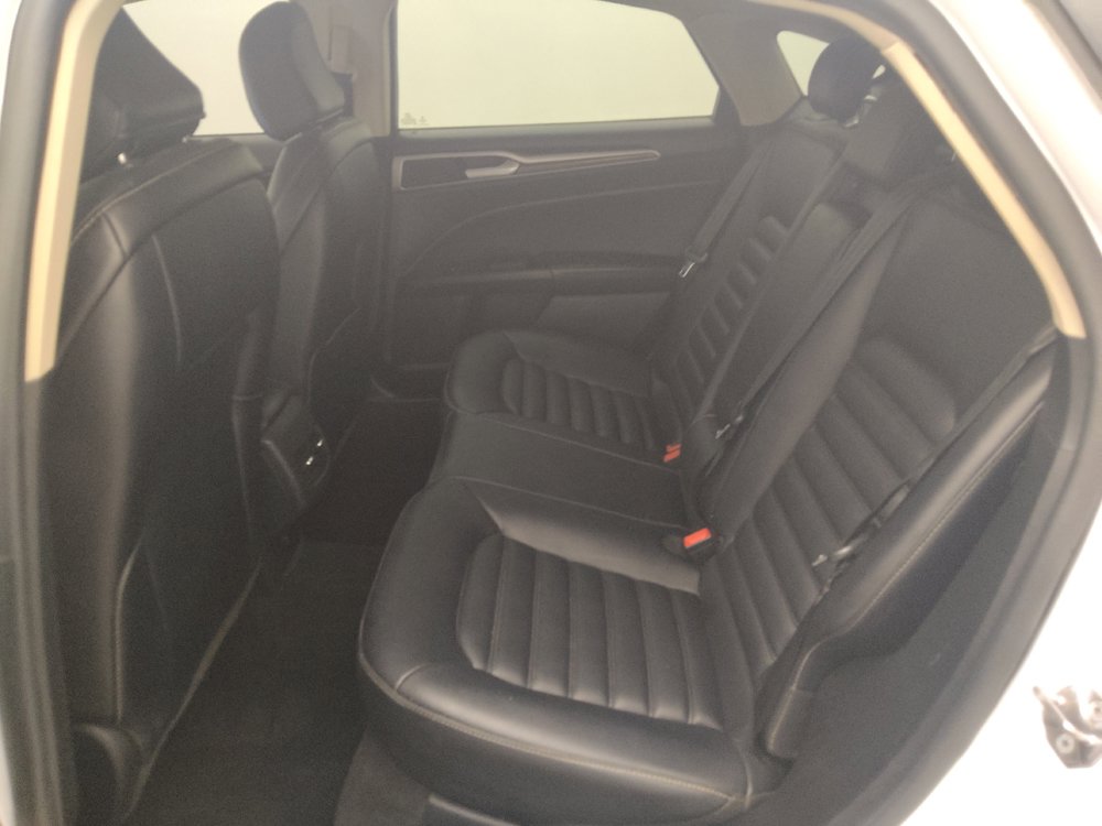 Used 2020 Ford Fusion SEL FWD image 18