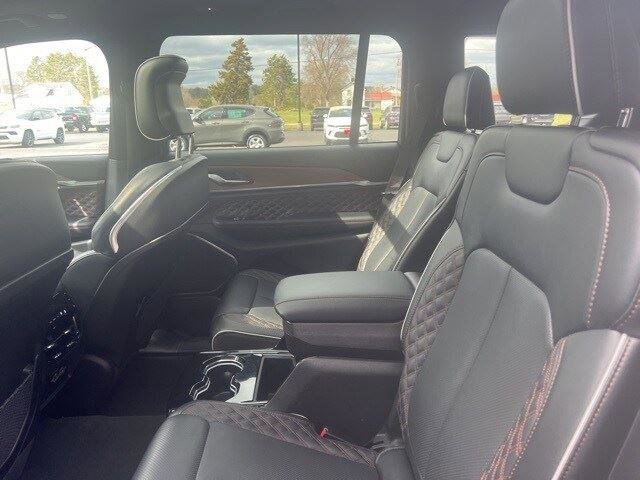 Used 2023 Jeep Grand Cherokee L Summit image 15
