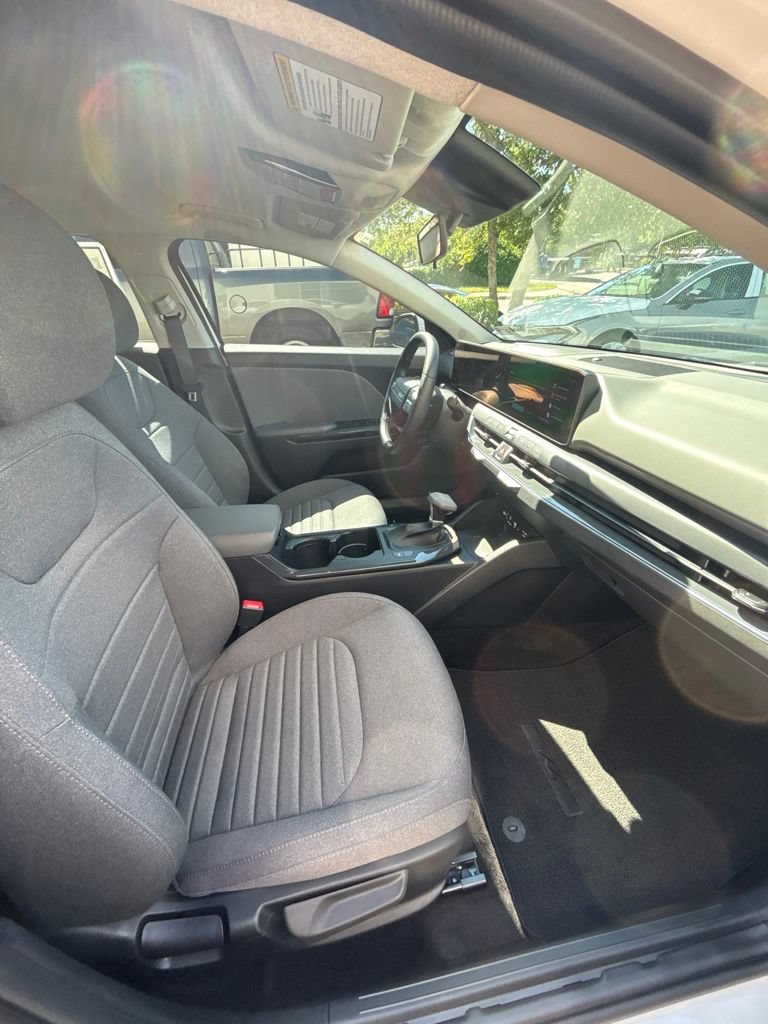 Certified 2025 Kia K4 GT-Line Turbo FWD image 25