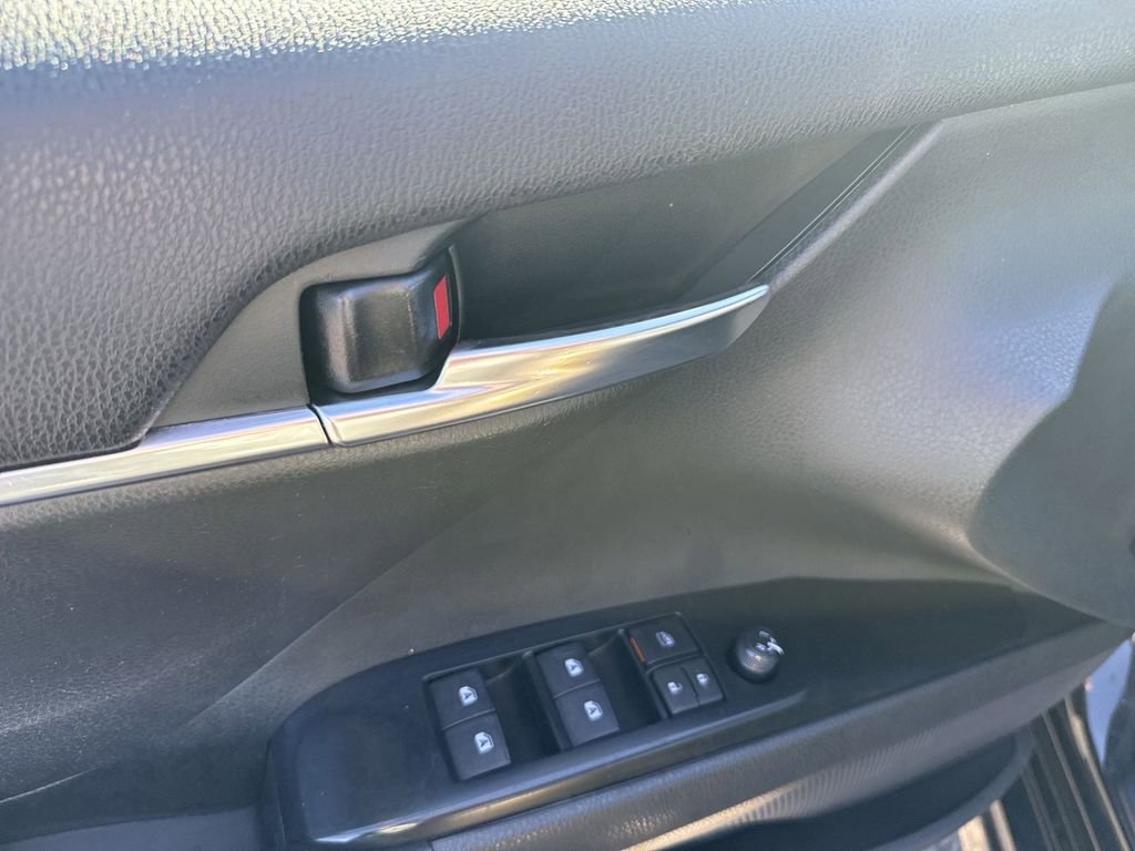 Used 2020 Toyota Camry SE image 30