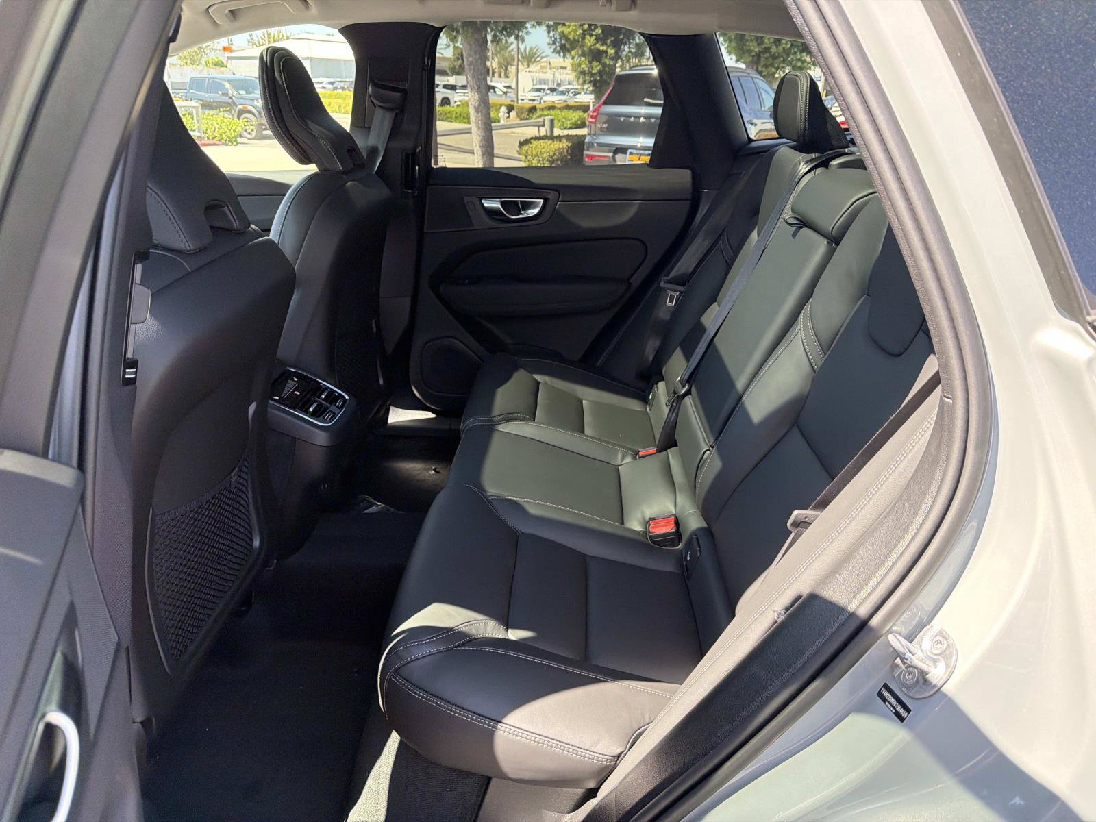 New 2027 Volvo XC60 B5 Ultra AWD/4WD image 17
