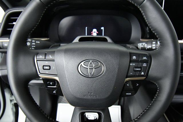 New 2025 Toyota Crown Signia Limited AWD/4WD image 2