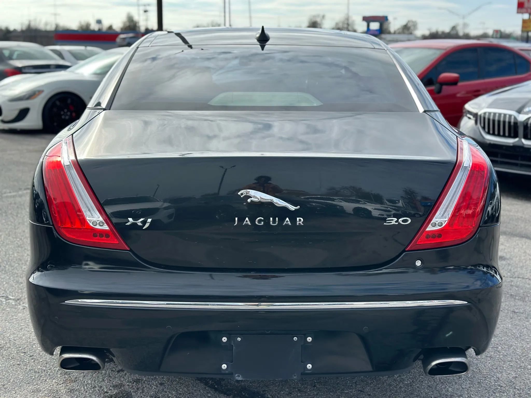 Used 2013 Jaguar XJ image 7