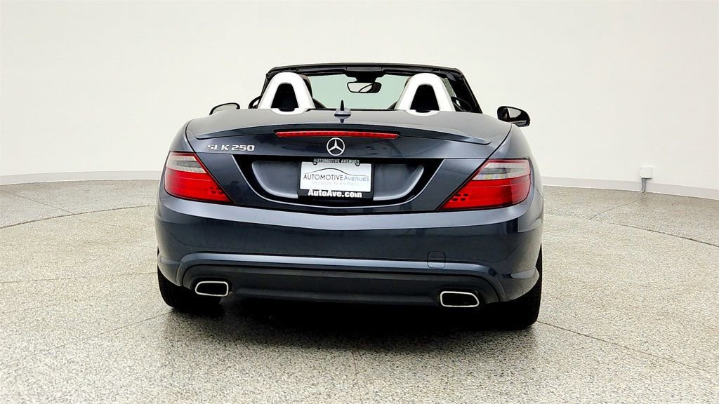 Used 2015 Mercedes-Benz SLK 250 image 6