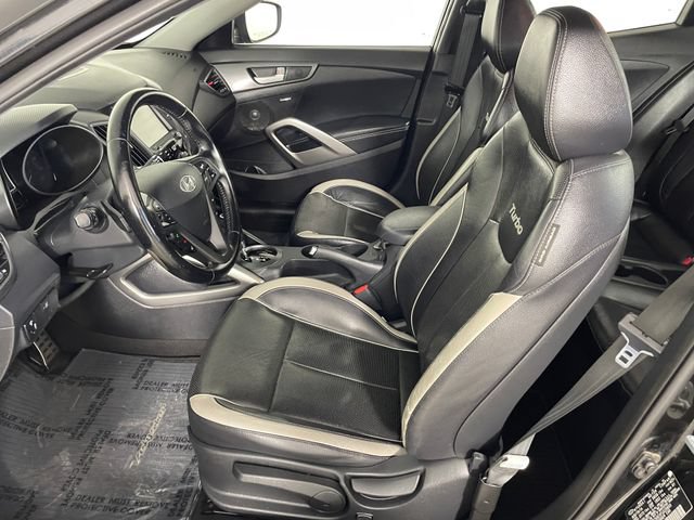 Used 2015 Hyundai Veloster Turbo FWD image 2