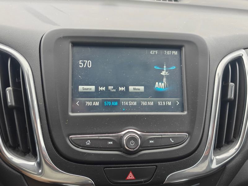 Used 2018 Chevrolet Equinox LT image 19