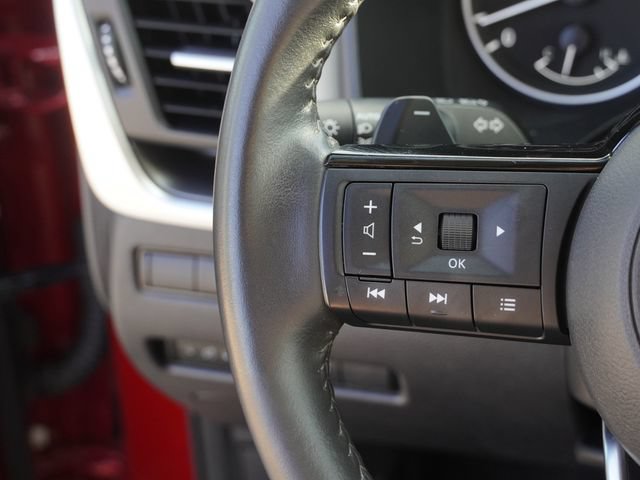 Used 2023 Nissan Rogue SV w/ SV Premium B Package FWD image 31