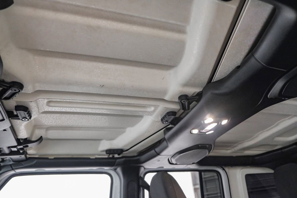 Used 2018 Jeep Wrangler Unlimited Sahara image 22