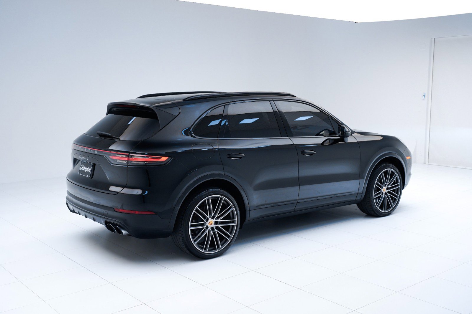 Used 2021 Porsche Cayenne S image 9