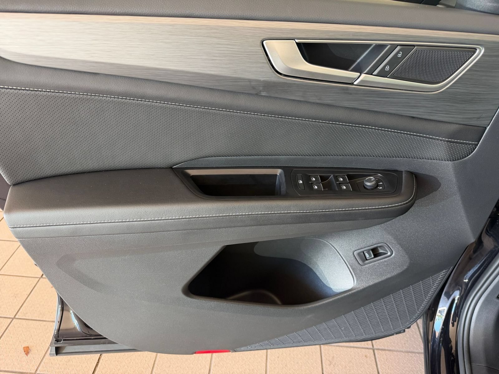 Used 2026 Volkswagen Atlas Cross Sport SE FWD image 18