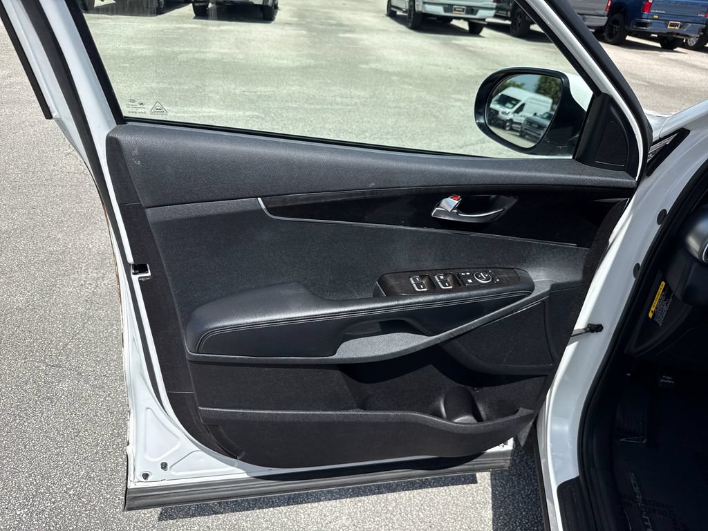 Used 2016 Kia Sorento EX FWD image 11