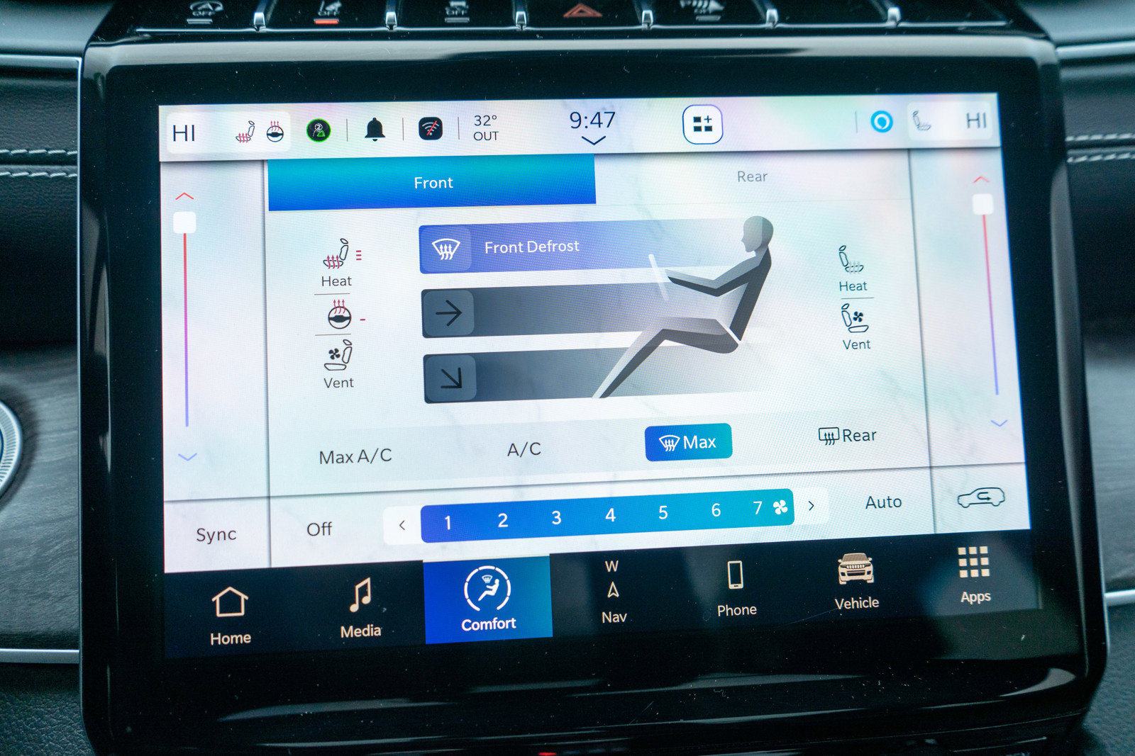 Used 2023 Jeep Grand Cherokee L Limited w/ Luxury Tech Group II image 18