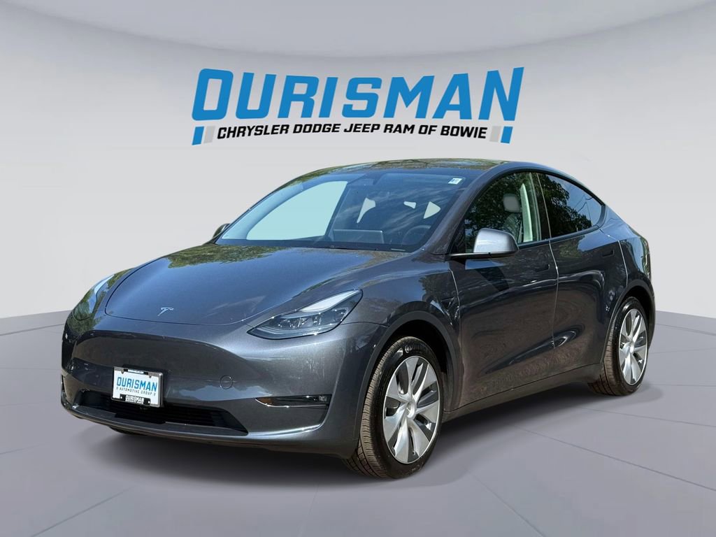 Used 2023 Tesla Model Y 2WD image 5