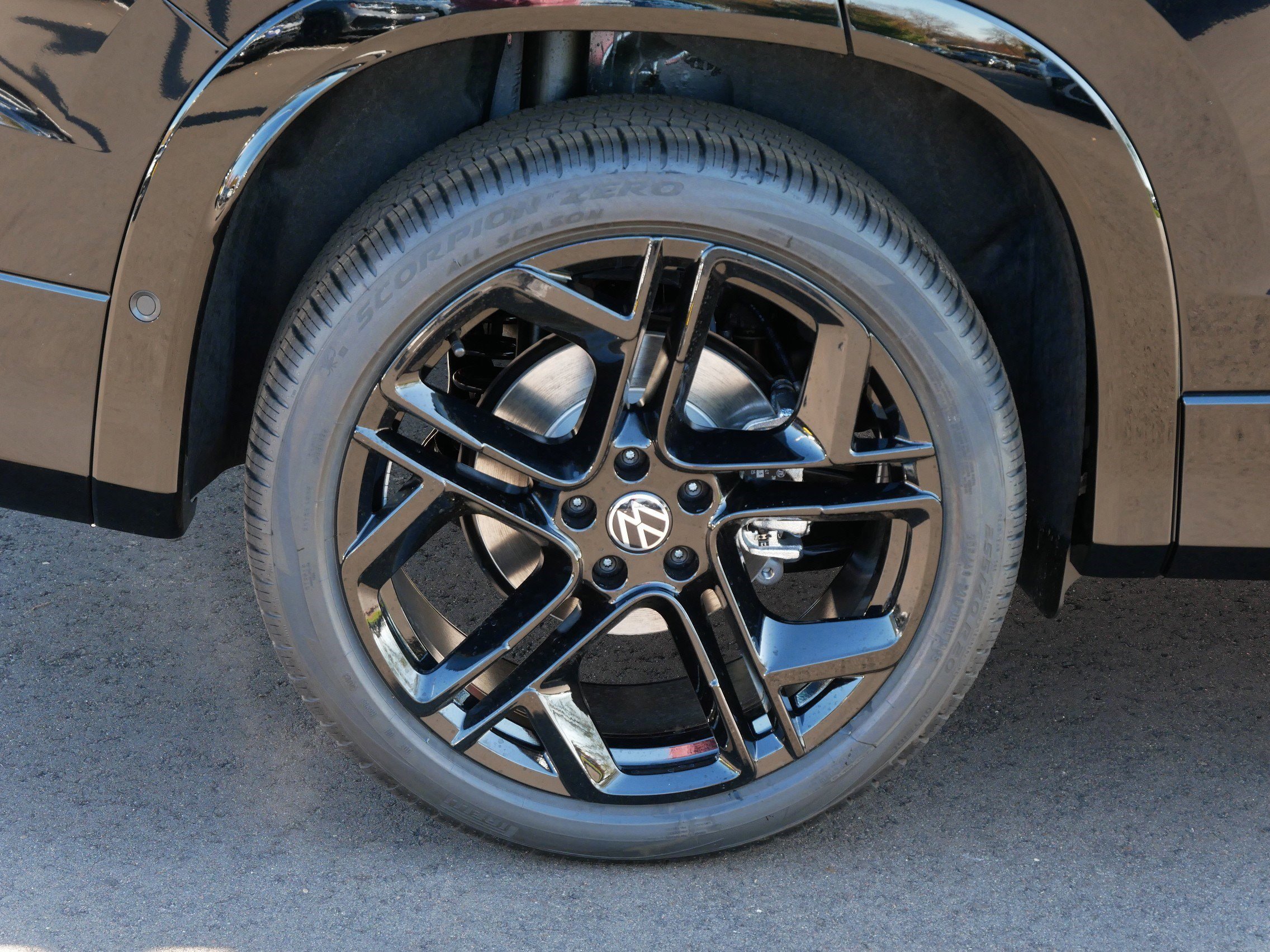 New 2026 Volkswagen Tiguan SE R-Line image 5