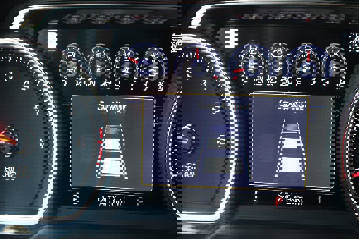 Used 2021 Chevrolet Tahoe Premier w/ Premium Package image 31