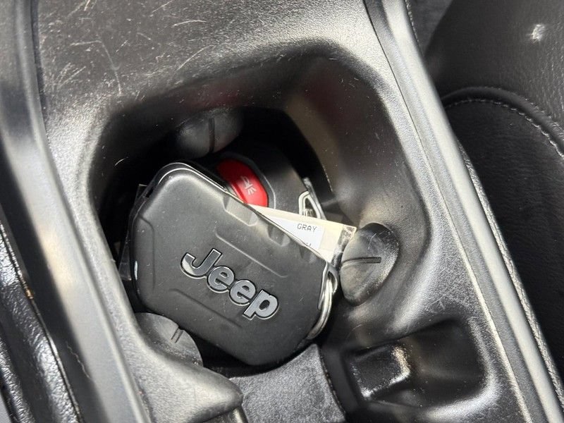 Used 2021 Jeep Wrangler Unlimited Sahara AWD/4WD image 30