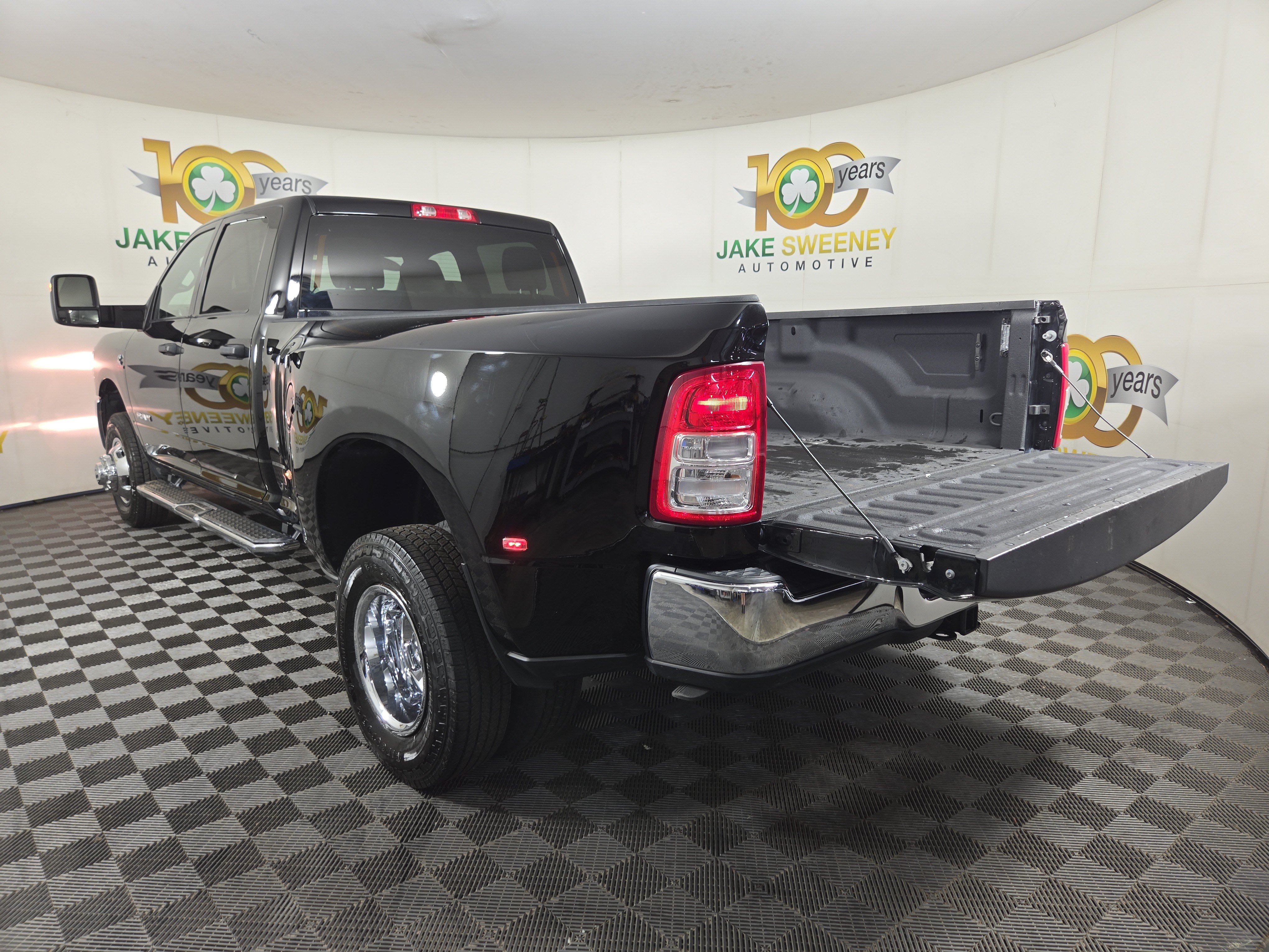 Used 2023 RAM 3500 Big Horn w/ Level 1 Equipment Group AWD/4WD image 33