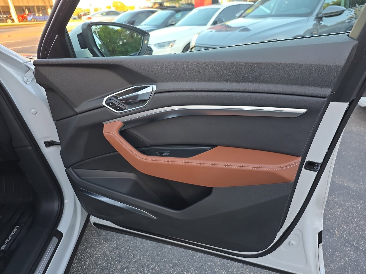 Used 2024 Audi Q8 e-tron Premium Plus w/ Premium Plus Package image 51