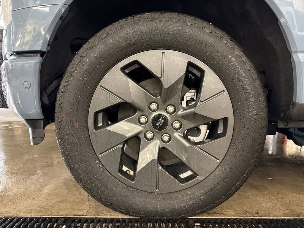 Used 2023 Ford F150 Lightning Lariat image 19