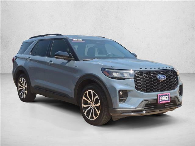 Used 2025 Ford Explorer ST-Line RWD image 3