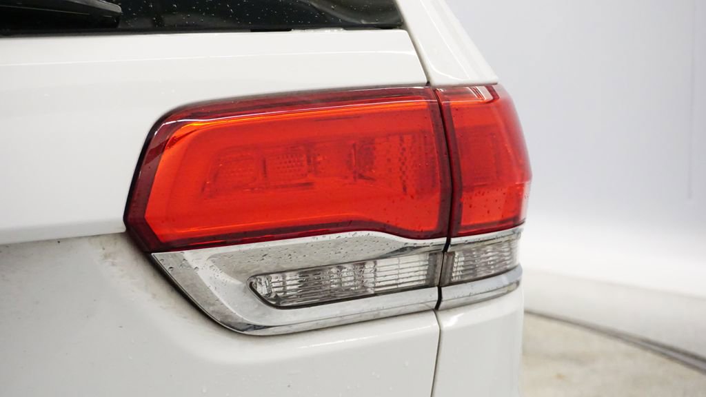 Certified 2017 Jeep Grand Cherokee Laredo w/ Quick Order Package 23E image 16