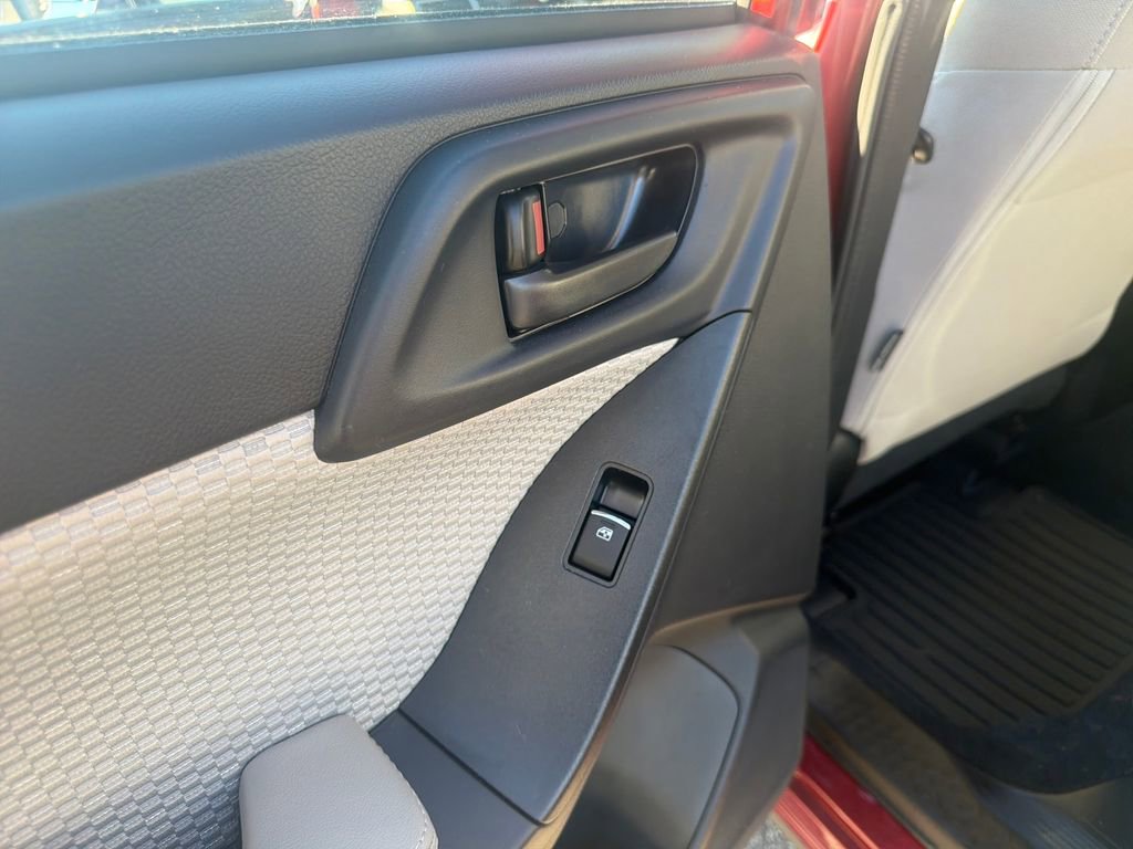 Used 2018 Subaru Forester 2.5i w/ Alloy Wheel Package image 21