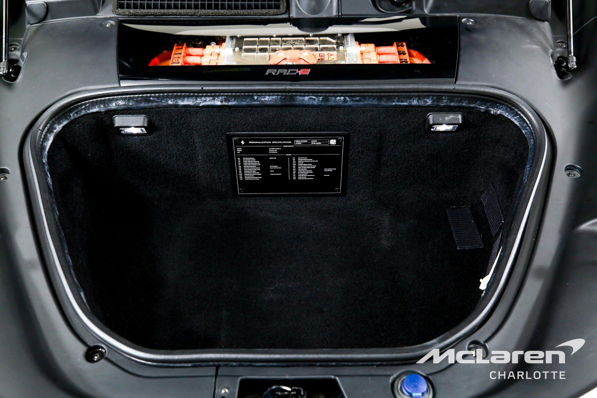 Used 2022 Ferrari SF90 Spider image 17