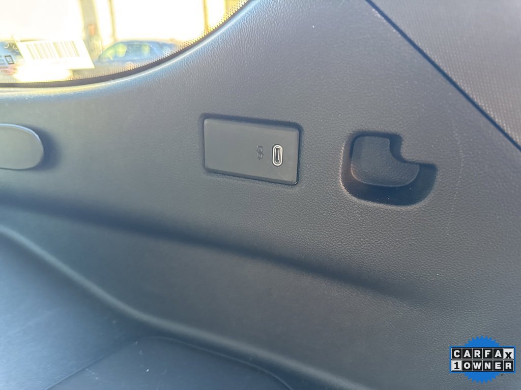 Used 2025 GMC Yukon Denali image 40