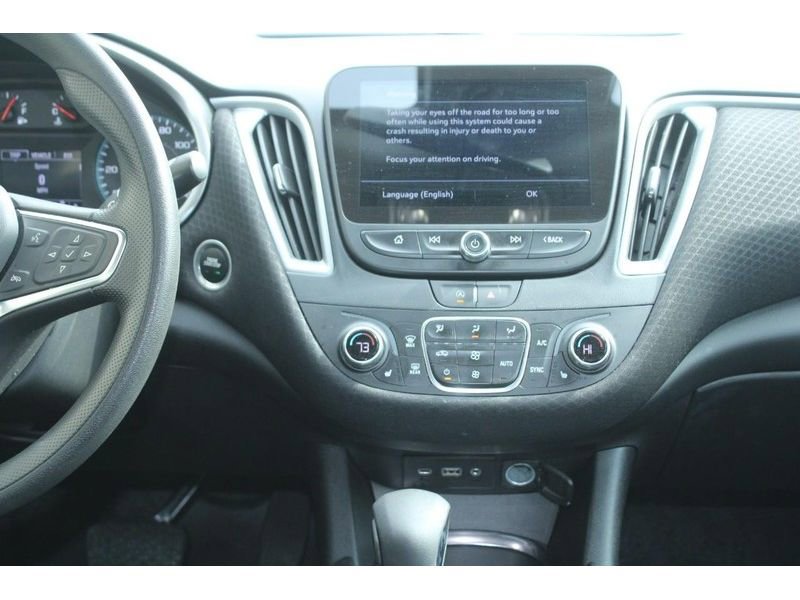 Used 2025 Chevrolet Malibu LT FWD image 16