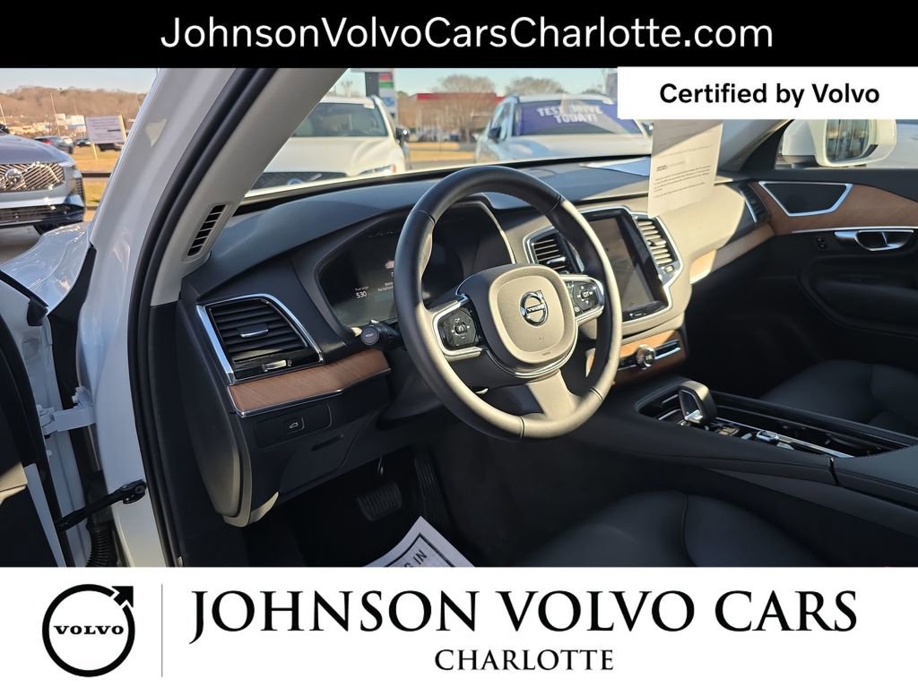 Certified 2025 Volvo XC90 B6 Plus image 26