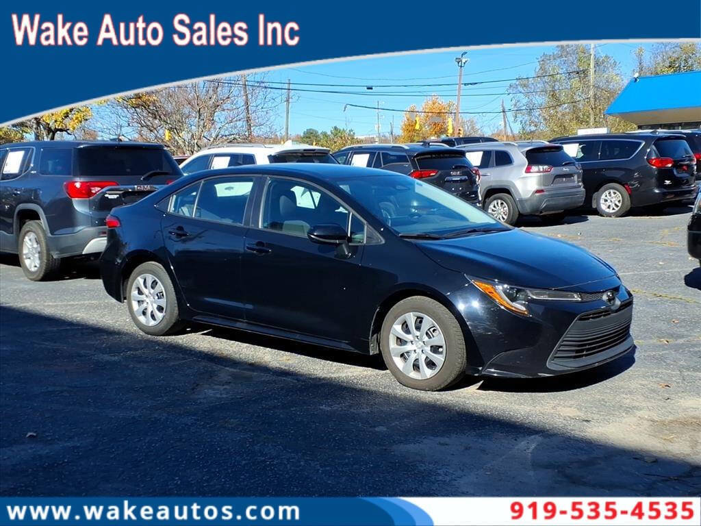 Used 2024 Toyota Corolla LE FWD image 1