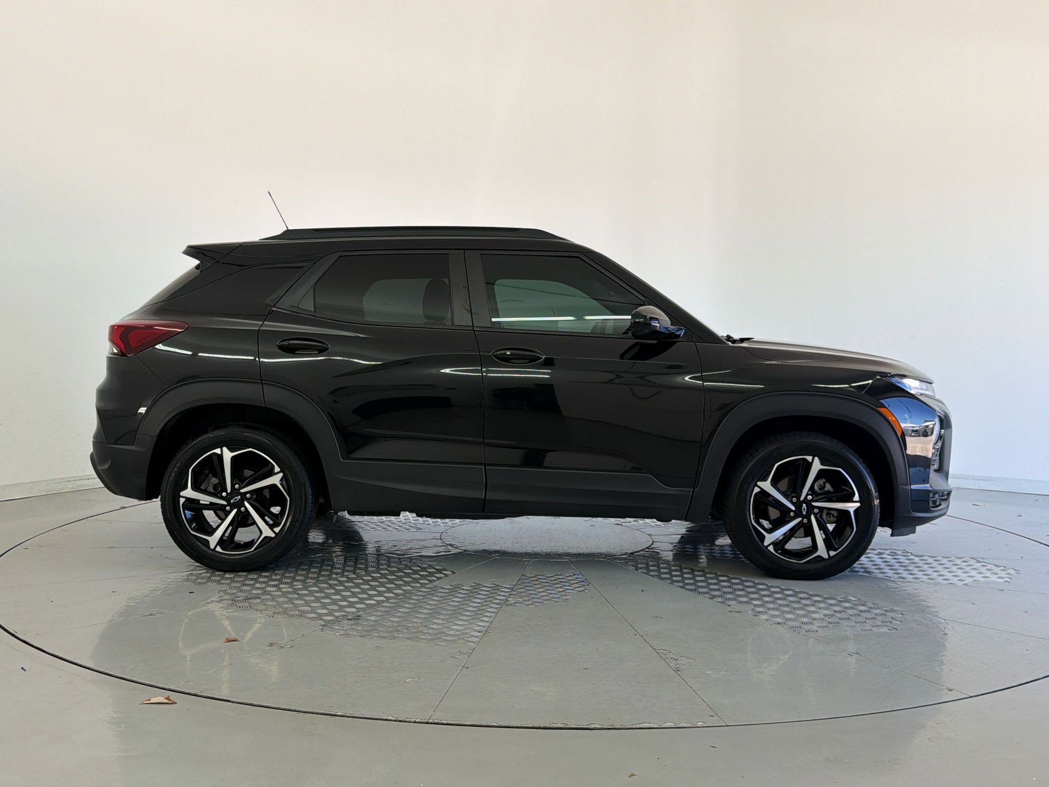 Used 2023 Chevrolet TrailBlazer RS AWD/4WD image 8