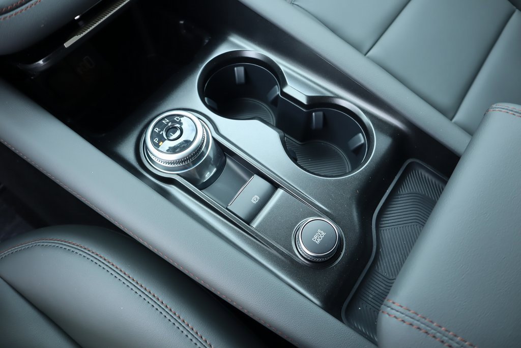 New 2025 Ford Explorer Active w/ Active Comfort Package image 8