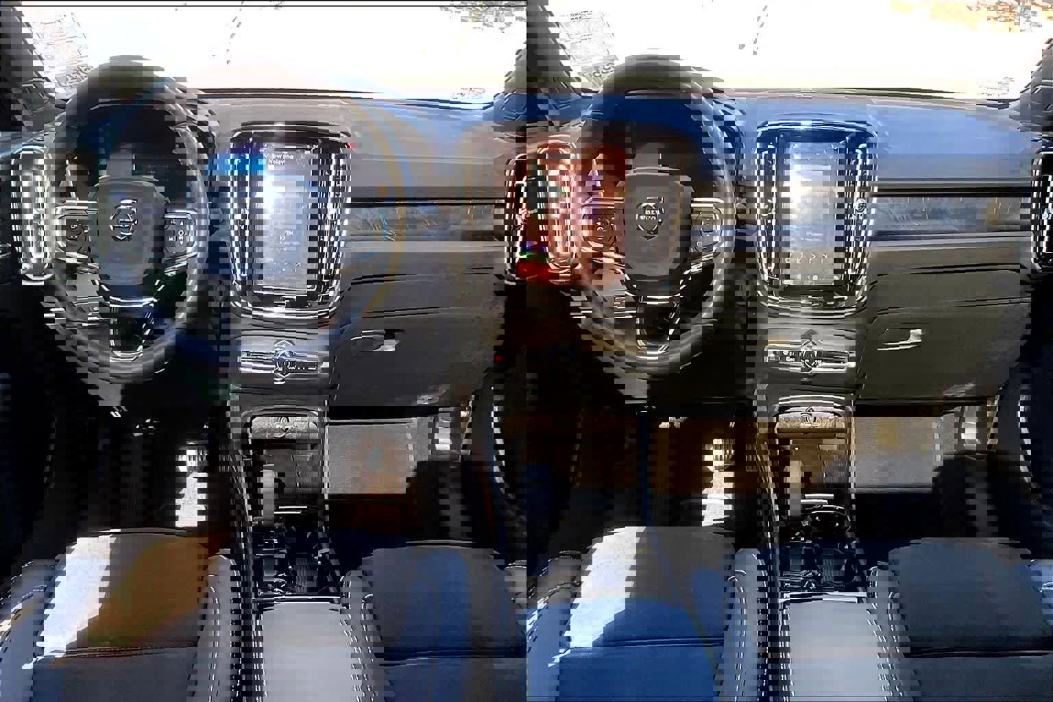 Used 2023 Volvo C40 P8 Recharge Ultimate image 17