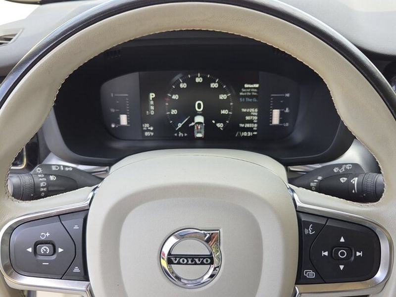 Used 2019 Volvo XC60 T6 Momentum w/ Premium Package AWD/4WD image 22