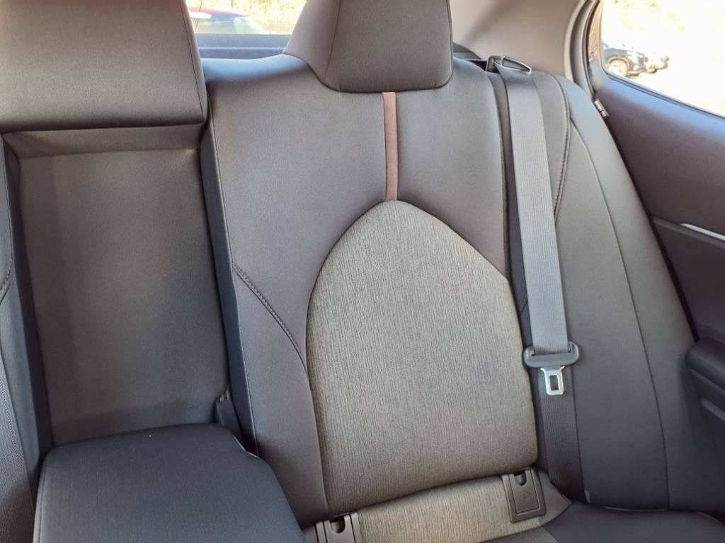 Used 2019 Toyota Camry LE image 19