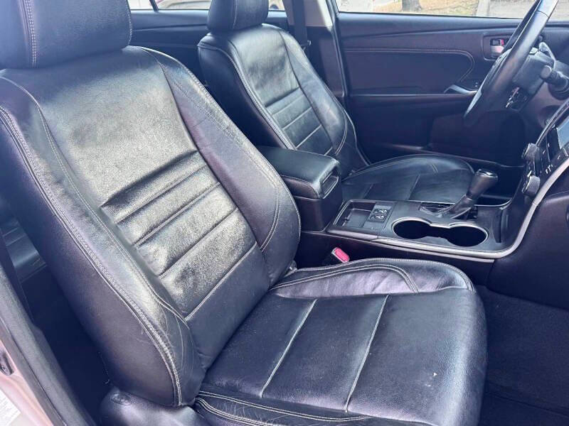 Used 2017 Toyota Camry XLE image 13