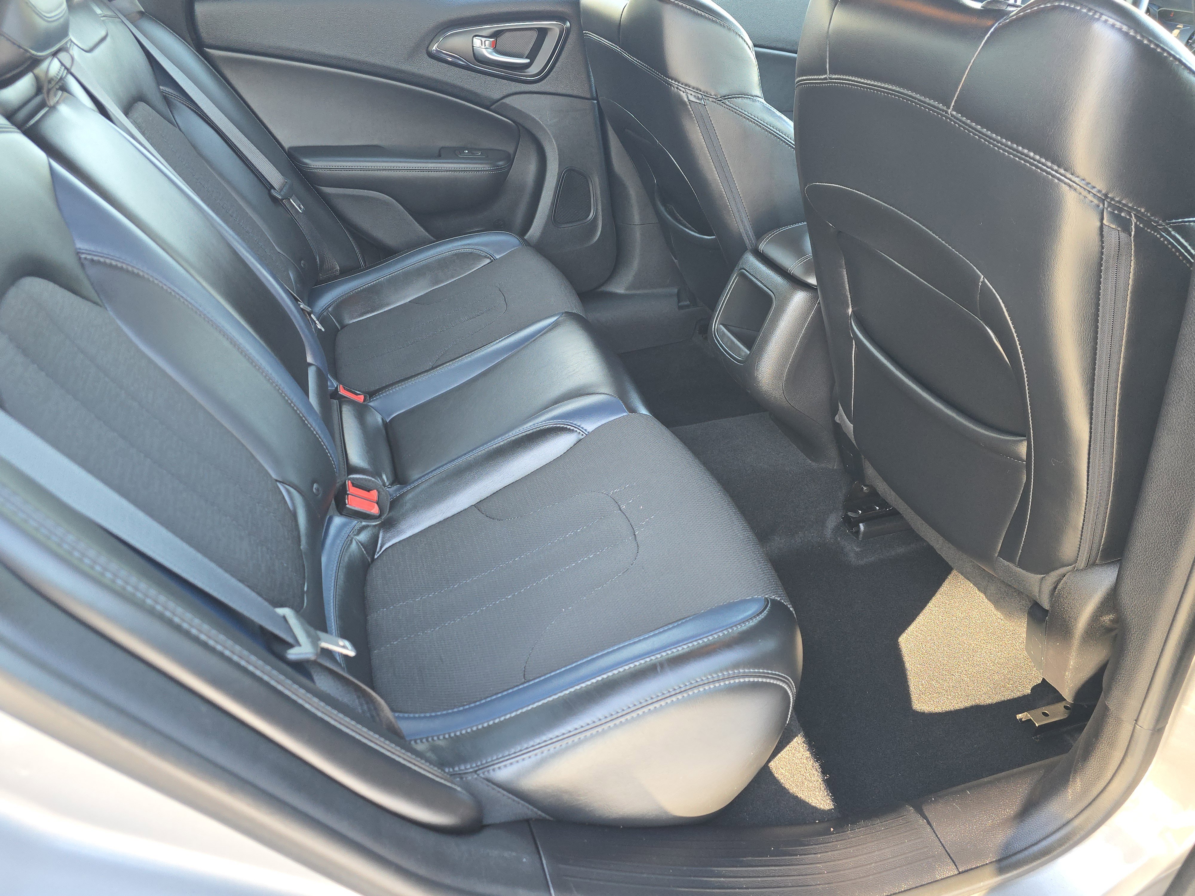 Used 2016 Chrysler 200 S image 15