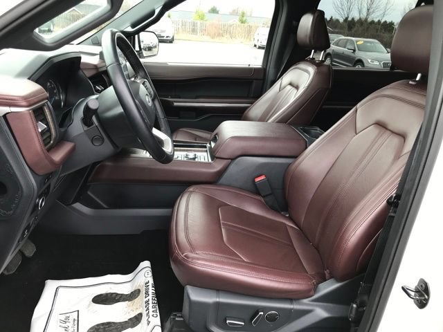 Used 2024 Ford Expedition Limited AWD/4WD image 16