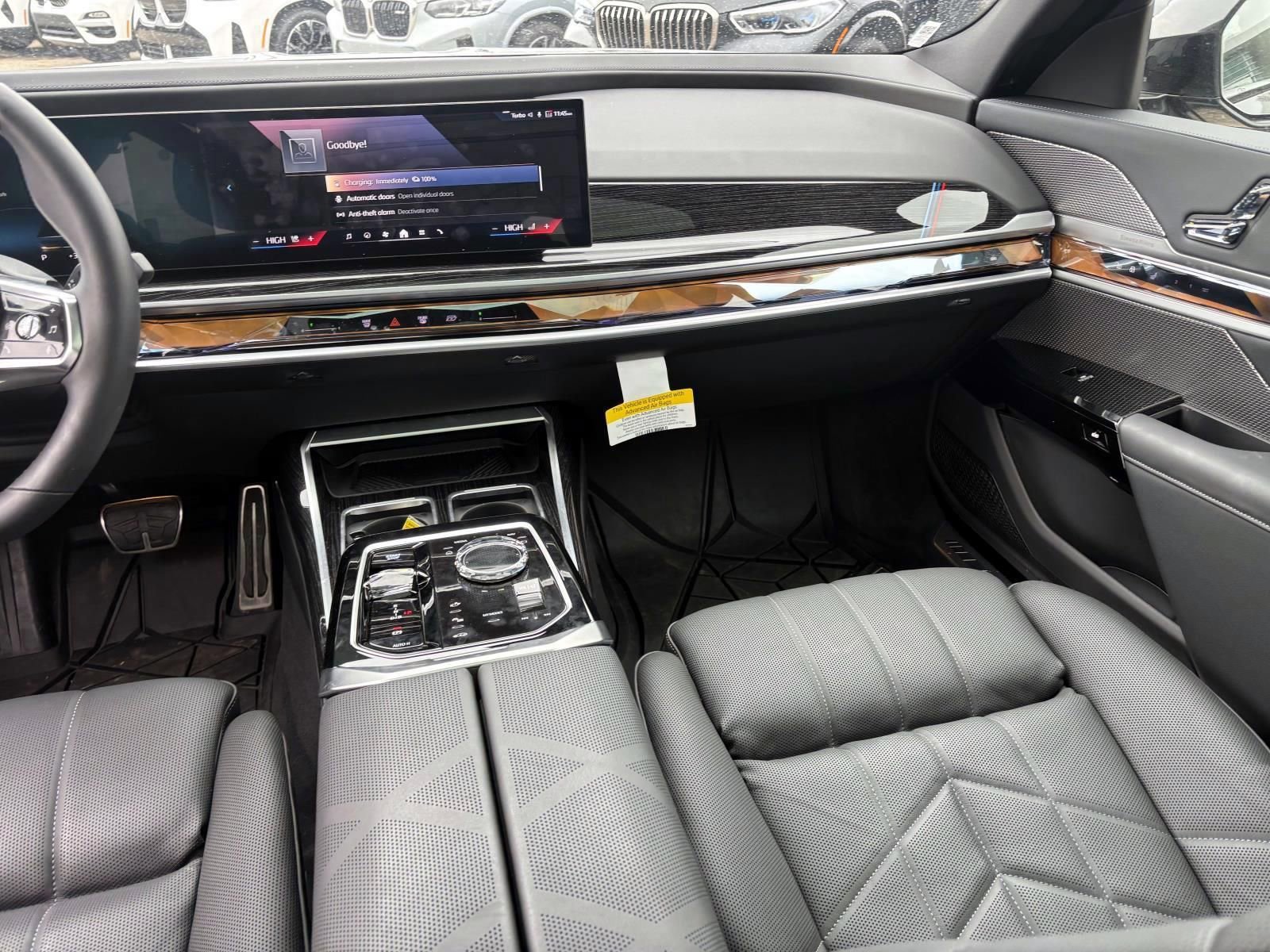 Used 2026 BMW i7 xDrive60 w/ Executive Package AWD/4WD image 33