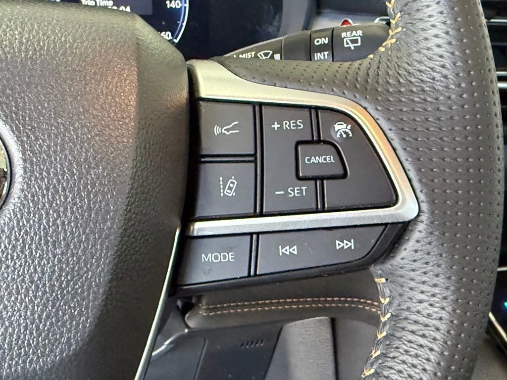 Certified 2025 Toyota Sienna XLE Woodland Edition image 26