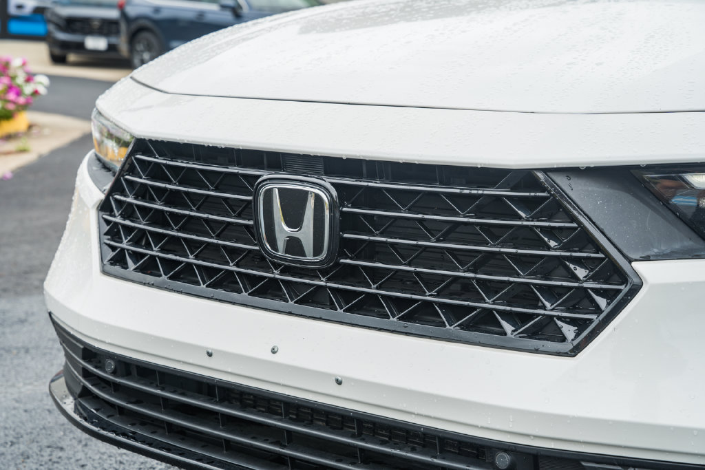 Used 2024 Honda Accord Touring image 11