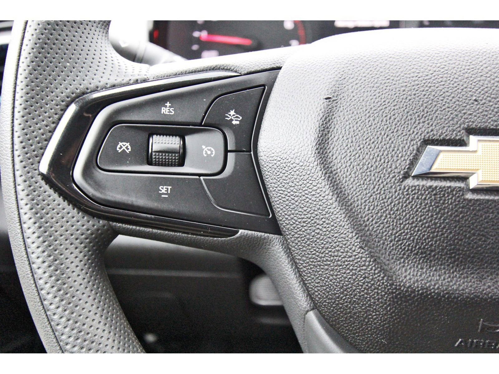 Used 2024 Chevrolet Trax LS w/ LS Convenience Package FWD image 19